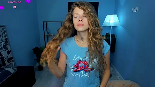 Snapshot of RayaNenlia chatting on October 3, 2025, 5:04 am RayaNenlia online show from October 3, 2025, 5:04 am