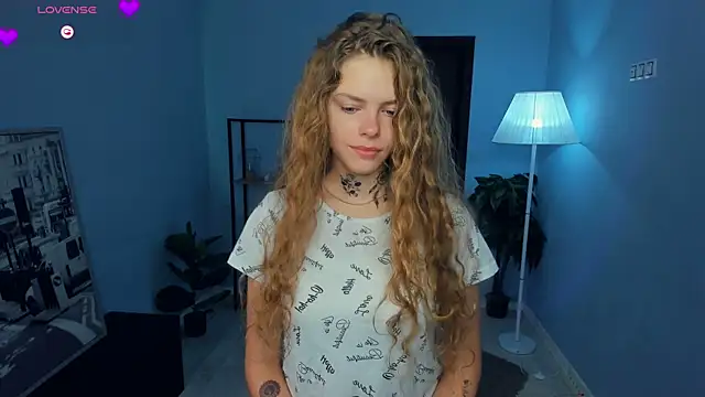 Snapshot of RayaNenlia chatting on October 20, 2025, 5:08 am RayaNenlia online show from October 20, 2025, 5:08 am