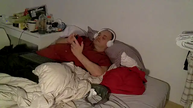 caressonnous online show from October 23, 2025, 7:12 pm