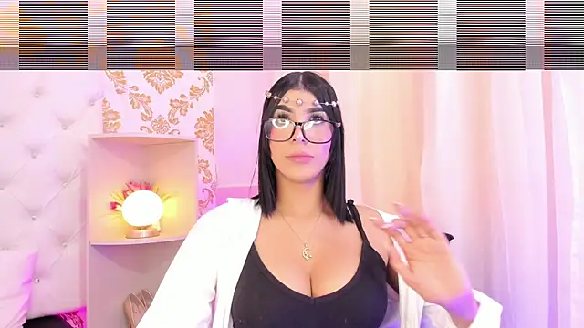 caressonnous online show from November 13, 2025, 7:46 pm