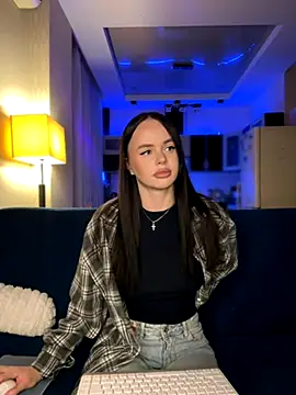 Snapshot of DinaTasty chatting on October 24, 2025, 6:59 pm DinaTasty online show from October 24, 2025, 6:59 pm