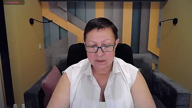 BarbaraTurners online show from December 18, 2024, 9:40 pm