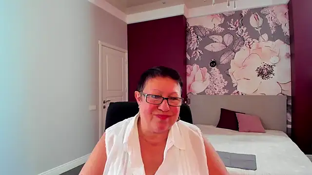 BarbaraTurners online show from October 12, 2025, 11:42 am