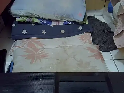 prettyviel online show from February 24, 2026, 8:23 am