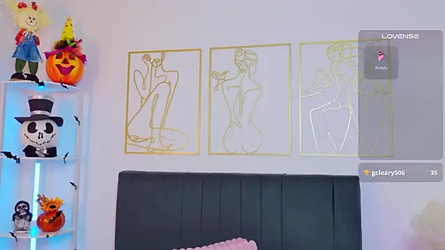 Snapshot of summer_holiday chatting on October 18, 2025, 5:54 am summer holiday online show from October 18, 2025, 5:54 am