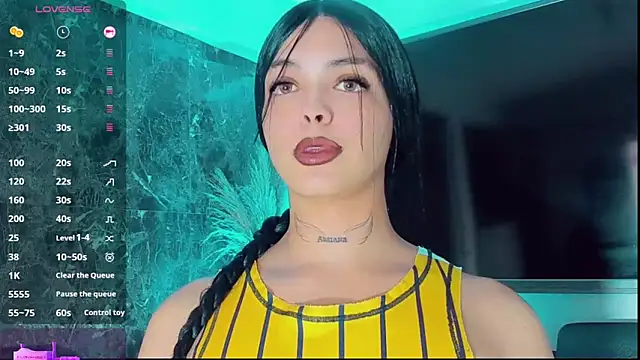 Emmaa Saenz  online show from October 8, 2025, 10:29 pm