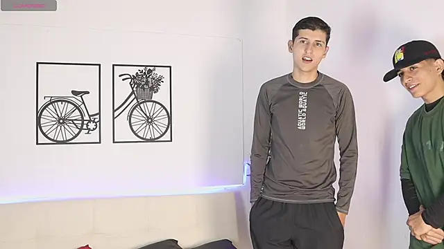 Crazy nigth01 online show from October 14, 2025, 7:14 pm