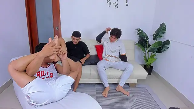 Crazy nigth01 online show from December 21, 2025, 2:19 am