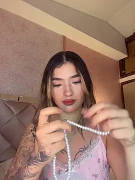 Arianavillada online show from April 7, 2026, 3:29 am