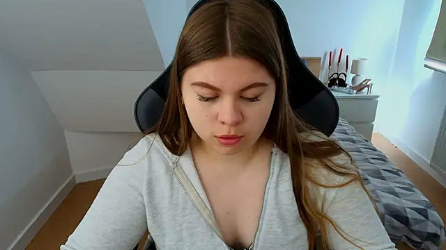 AbbyPleasure online show from May 17, 2026, 8:55 am