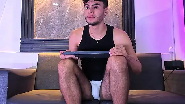 liam genner  online show from October 10, 2025, 8:19 pm