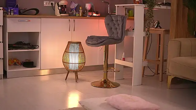 ButterflyLeah online show from February 17, 2026, 2:41 am