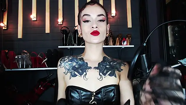 Snapshot of Liilith_goddess_ chatting on December 12, 2024, 4:26 am Liilith goddess online show from December 12, 2024, 4:26 am