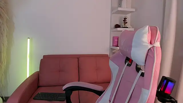 veronicaxx69 online show from March 6, 2026, 3:47 am