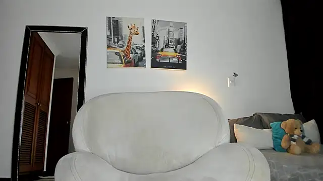 Curlblue online show from March 13, 2025, 6:48 am