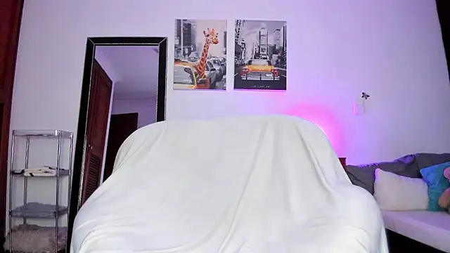 Curlblue online show from March 18, 2025, 1:10 am