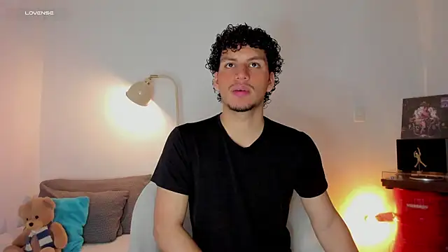 Curlblue online show from September 12, 2025, 2:33 am