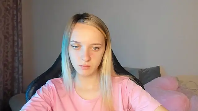 Snapshot of RouseReed chatting on September 28, 2025, 6:30 am RouseReed online show from September 28, 2025, 6:30 am