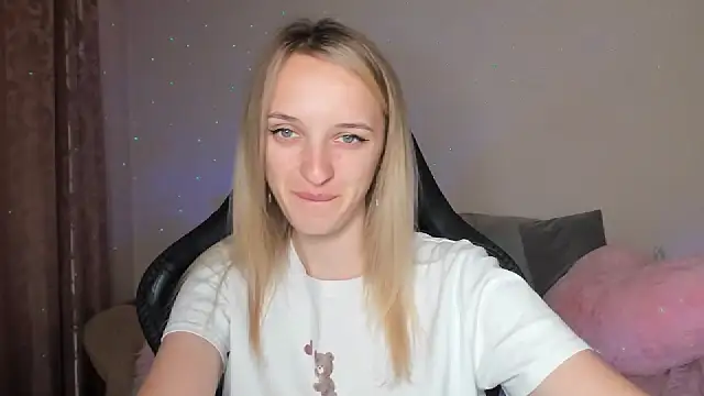 Snapshot of RouseReed chatting on October 2, 2025, 11:50 am RouseReed online show from October 2, 2025, 11:50 am