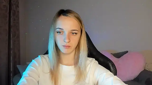 Snapshot of RouseReed chatting on October 9, 2025, 12:14 pm RouseReed online show from October 9, 2025, 12:14 pm