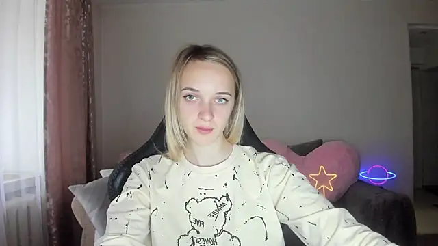 Snapshot of RouseReed chatting on October 10, 2025, 12:04 pm RouseReed online show from October 10, 2025, 12:04 pm