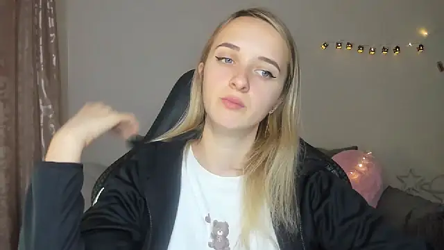 Snapshot of RouseReed chatting on October 24, 2025, 10:55 am RouseReed online show from October 24, 2025, 10:55 am