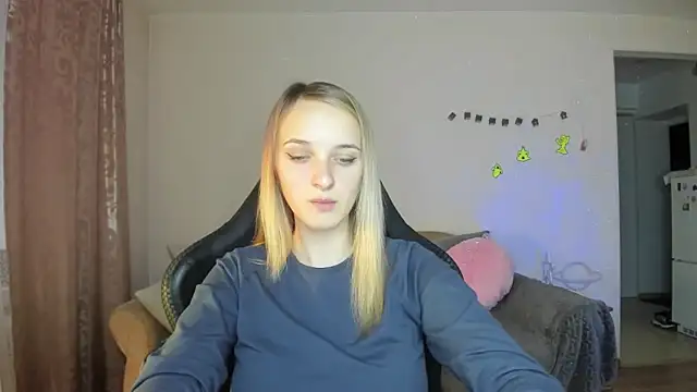 Snapshot of RouseReed chatting on November 5, 2025, 12:49 pm RouseReed online show from November 5, 2025, 12:49 pm