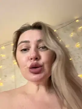 Snapshot of LadyLolyPop_ chatting on December 25, 2024, 10:06 am LadyLolyPop online show from December 25, 2024, 10:06 am