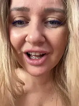 Snapshot of LadyLolyPop_ chatting on March 1, 2025, 6:46 am LadyLolyPop online show from March 1, 2025, 6:46 am