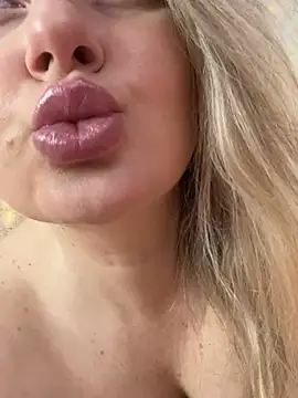 Snapshot of LadyLolyPop_ chatting on March 11, 2025, 2:54 am LadyLolyPop online show from March 11, 2025, 2:54 am