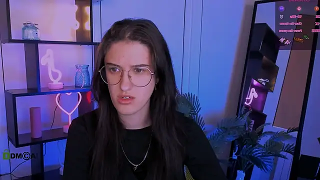 scarlet mooore online show from September 23, 2025, 9:51 pm