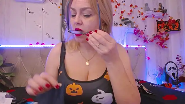 LadyJeen online show from November 1, 2025, 6:10 pm