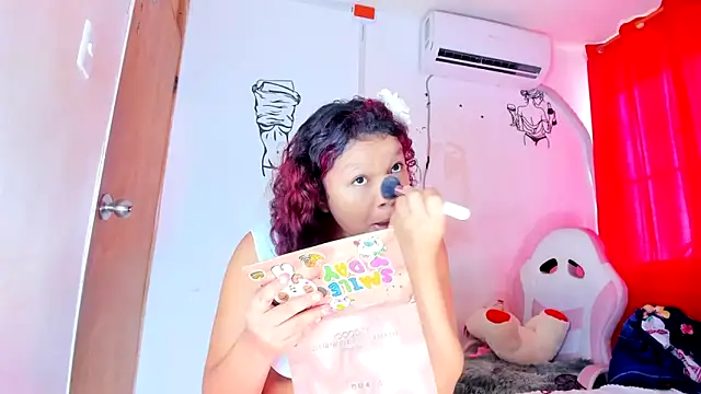 Emily Coper18 online show from February 16, 2026, 1:51 pm