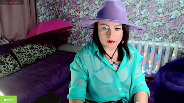 Julia-ru online show from August 5, 2026, 9:17 pm