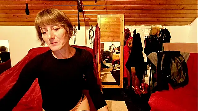 Snapshot of Hot_Colettte chatting on October 17, 2025, 9:17 pm Hot Colettte online show from October 17, 2025, 9:17 pm