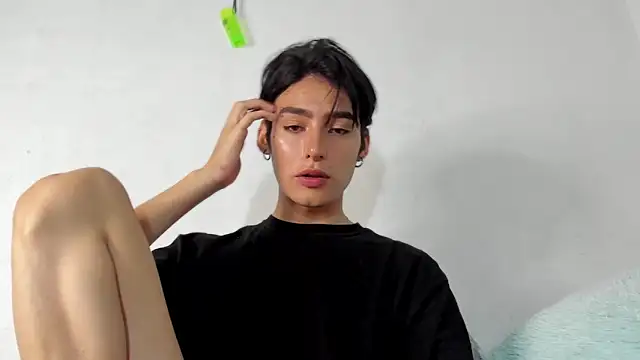 Snapshot of sebas_rose chatting on December 4, 2024, 2:09 am sebas rose online show from December 4, 2024, 2:09 am