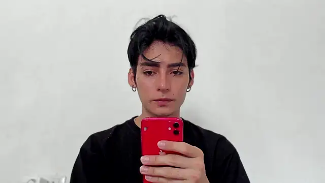 Snapshot of sebas_rose chatting on December 4, 2024, 2:15 pm sebas rose online show from December 4, 2024, 2:15 pm