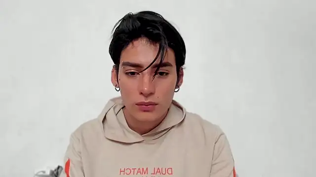 Snapshot of sebas_rose chatting on December 5, 2024, 2:33 pm sebas rose online show from December 5, 2024, 2:33 pm