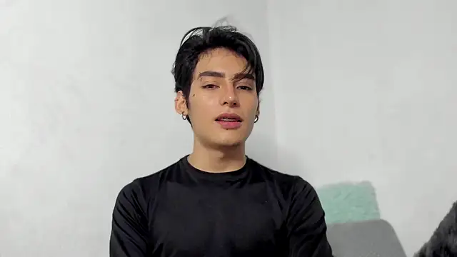 Snapshot of sebas_rose chatting on December 14, 2024, 2:01 am sebas rose online show from December 14, 2024, 2:01 am