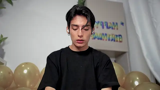 Snapshot of sebas_rose chatting on December 23, 2024, 12:14 am sebas rose online show from December 23, 2024, 12:14 am