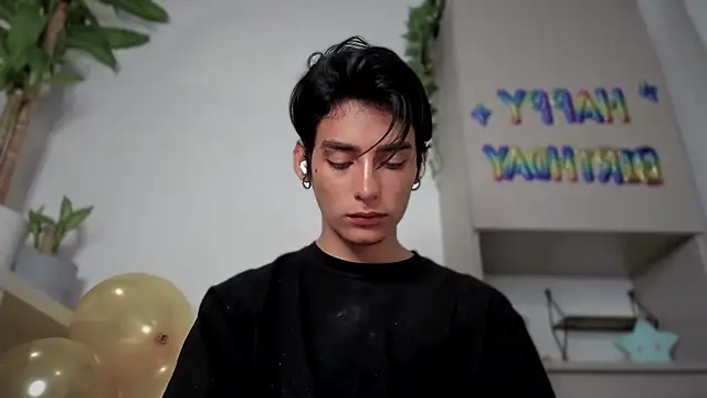 Snapshot of sebas_rose chatting on December 23, 2024, 3:18 am sebas rose online show from December 23, 2024, 3:18 am