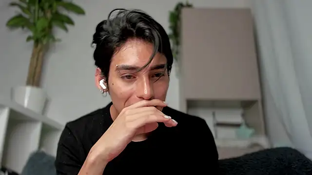 Snapshot of sebas_rose chatting on January 11, 2025, 1:06 am sebas rose online show from January 11, 2025, 1:06 am