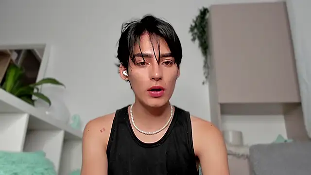 Snapshot of sebas_rose chatting on February 12, 2025, 12:05 am sebas rose online show from February 12, 2025, 12:05 am