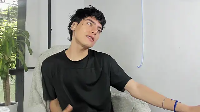 Snapshot of sebas_rose chatting on September 28, 2025, 2:11 pm sebas rose online show from September 28, 2025, 2:11 pm