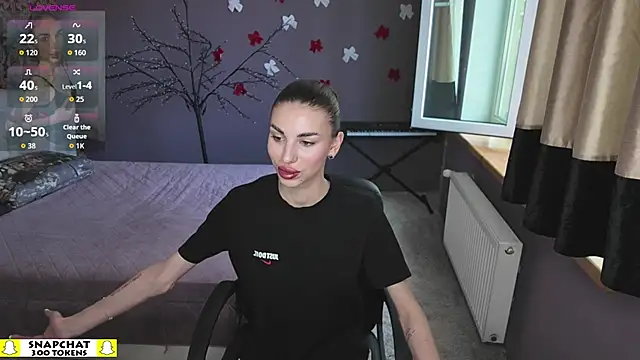 EmmyGreans online show from April 17, 2026, 11:46 am