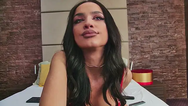 Snapshot of AylinRoss chatting on December 7, 2024, 5:37 am AylinRoss online show from December 7, 2024, 5:37 am