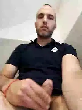 Snapshot of leon3875 chatting on January 7, 2025, 9:46 pm leon3875 online show from January 7, 2025, 9:46 pm