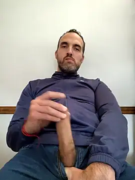 Snapshot of leon3875 chatting on October 21, 2025, 3:24 pm leon3875 online show from October 21, 2025, 3:24 pm