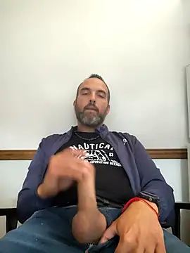 Snapshot of leon3875 chatting on February 6, 2026, 3:37 pm leon3875 online show from February 6, 2026, 3:37 pm