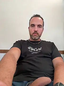 Snapshot of leon3875 chatting on February 20, 2026, 5:24 pm leon3875 online show from February 20, 2026, 5:24 pm